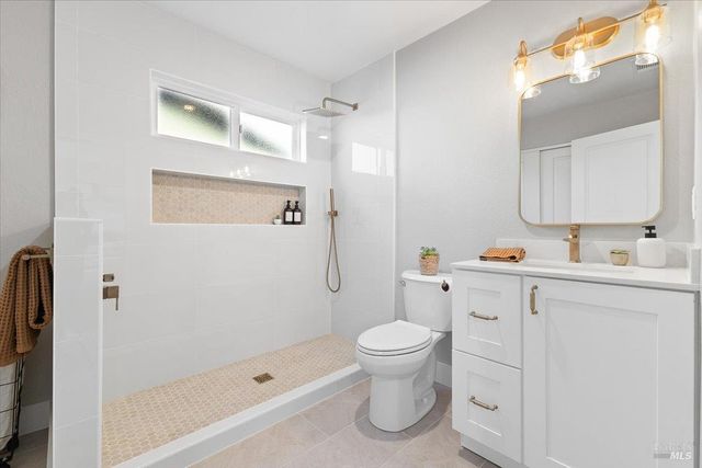 1622 Weaverly Dr, Petaluma, CA 94954