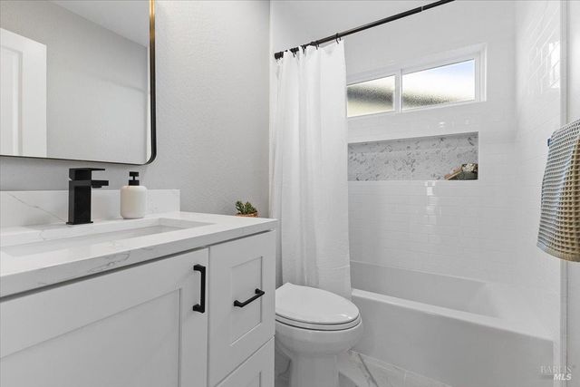 1622 Weaverly Dr, Petaluma, CA 94954