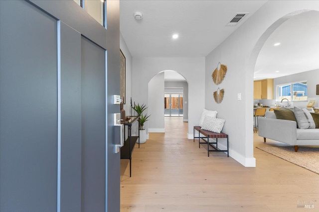 1622 Weaverly Dr, Petaluma, CA 94954