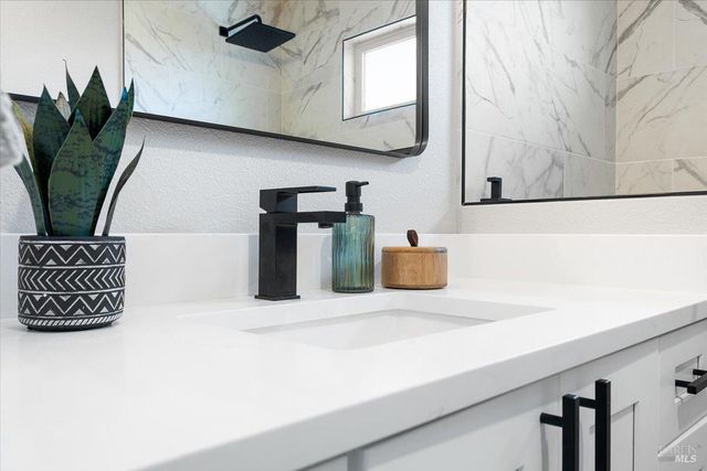 1622 Weaverly Dr, Petaluma, CA 94954