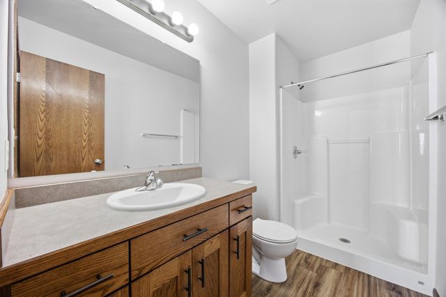 975 30th Avenue W, West Fargo, ND 58078