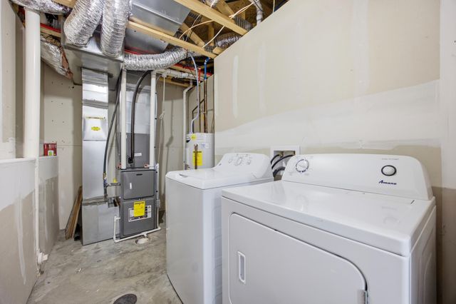 975 30th Avenue W, West Fargo, ND 58078