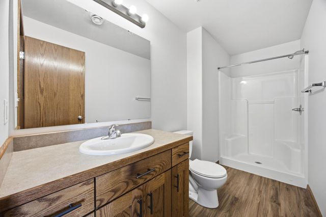 975 30th Avenue W, West Fargo, ND 58078