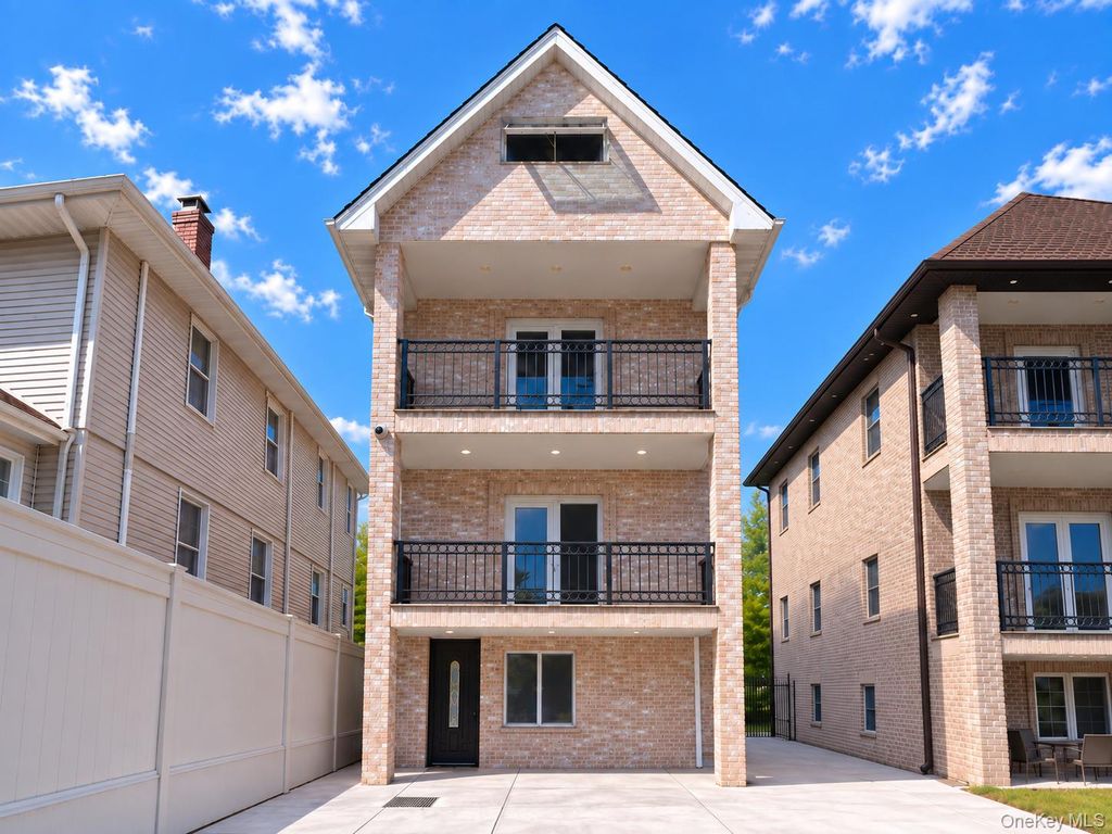 7-17 college Place, College Point, NY 11356 — photo 4