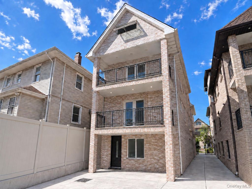 7-17 college Place, College Point, NY 11356 — photo 5