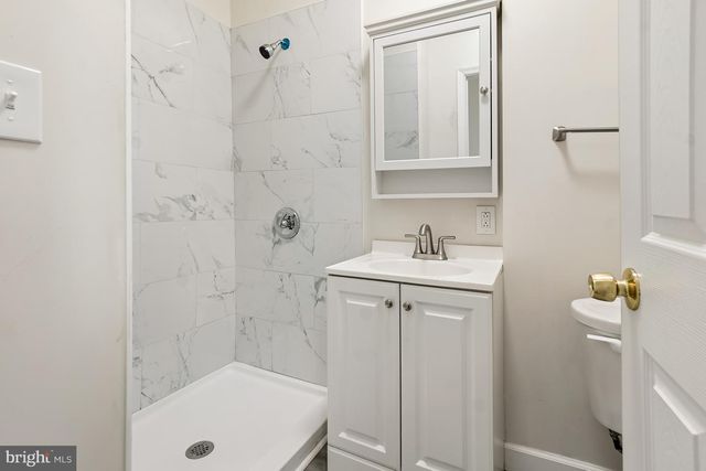 2427 E LANVALE ST, Baltimore, MD 21213