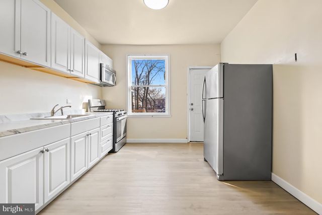 2427 E LANVALE ST, Baltimore, MD 21213