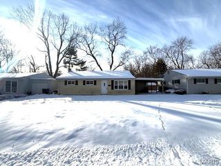 14 Lillian Drive, Belleville, IL 62226