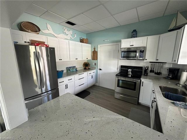 3490 N Key DR 205, North Fort Myers, FL 33903
