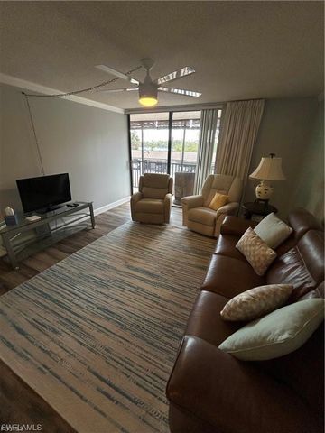 3490 N Key DR 205, North Fort Myers, FL 33903