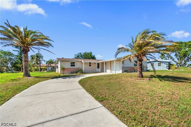 160 Francis DR NE, Port Charlotte, FL 33952