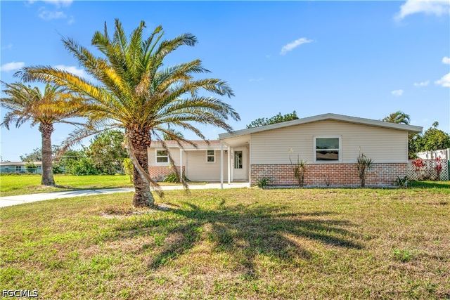 160 Francis DR NE, Port Charlotte, FL 33952