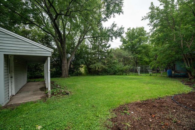 5833 W Calumet ROAD, Milwaukee, WI 53223