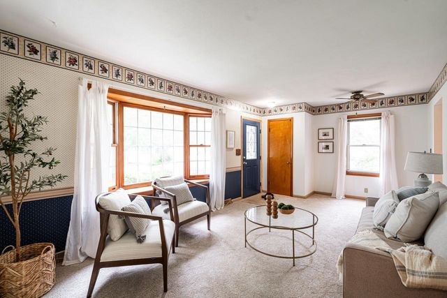 5833 W Calumet ROAD, Milwaukee, WI 53223