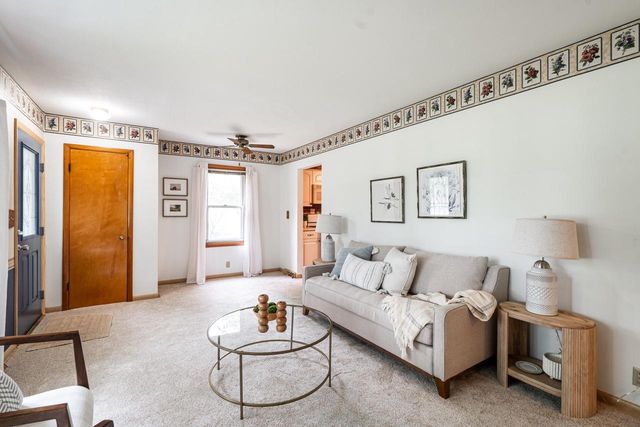 5833 W Calumet ROAD, Milwaukee, WI 53223