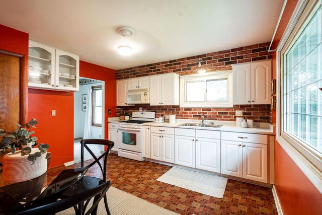5833 W Calumet ROAD, Milwaukee, WI 53223