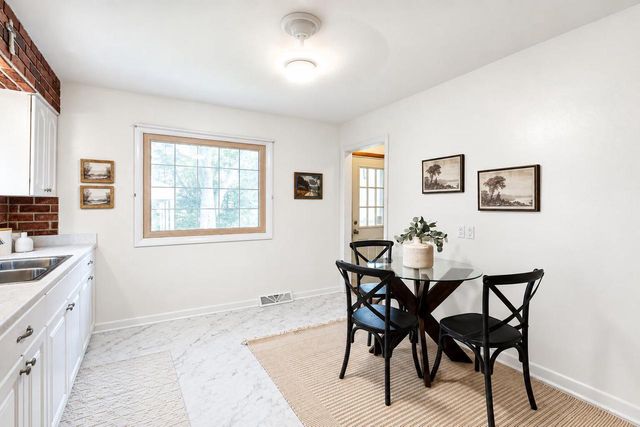 5833 W Calumet ROAD, Milwaukee, WI 53223