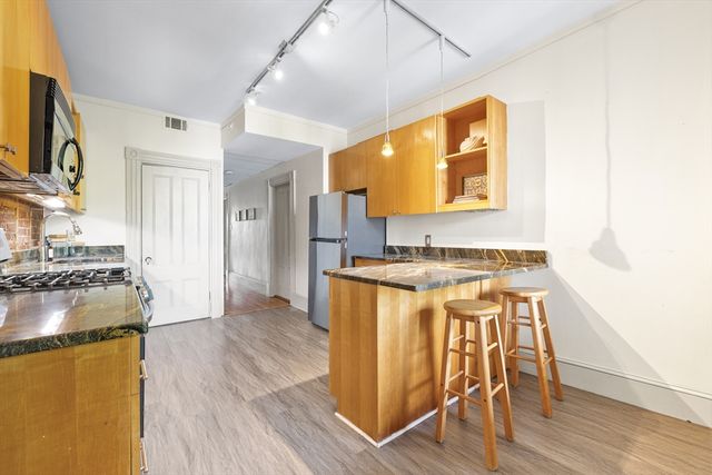 100 Broadway 5, Chelsea, MA 02150
