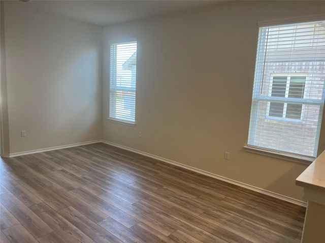 427 Tree nut LOOP, Buda, TX 78610
