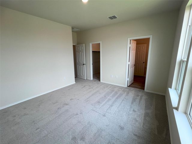 427 Tree nut LOOP, Buda, TX 78610
