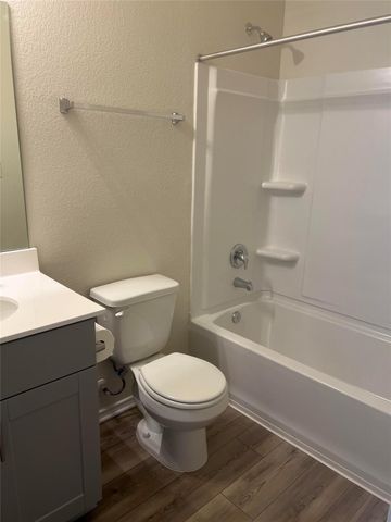 427 Tree nut LOOP, Buda, TX 78610
