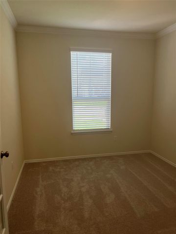 427 Tree nut LOOP, Buda, TX 78610
