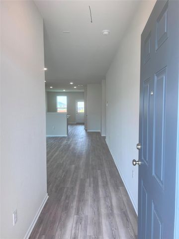 427 Tree nut LOOP, Buda, TX 78610