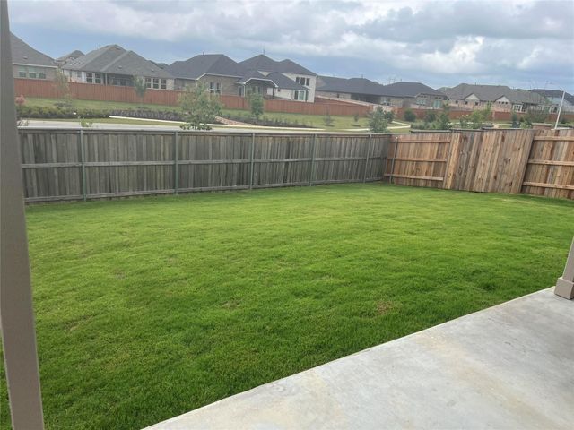 427 Tree nut LOOP, Buda, TX 78610