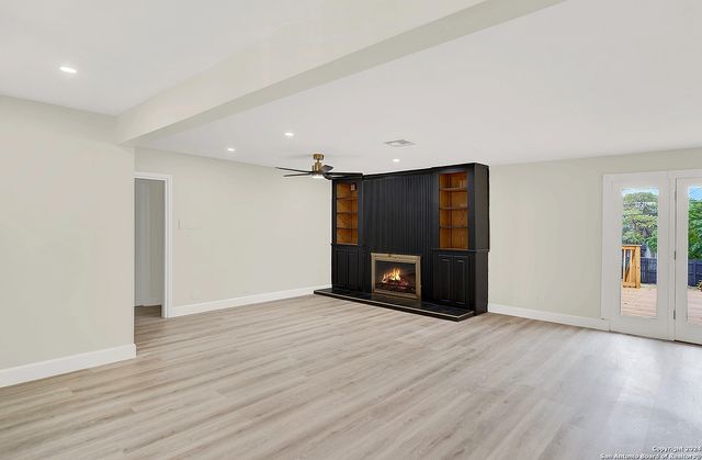 200 Jeanette Dr, San Antonio, TX 78216