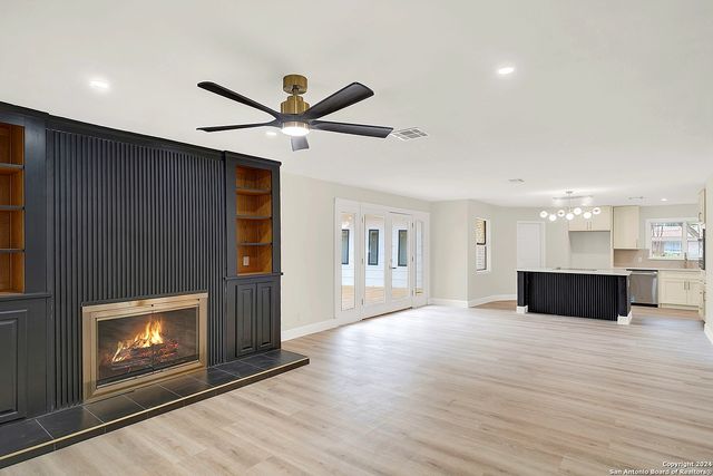 200 Jeanette Dr, San Antonio, TX 78216