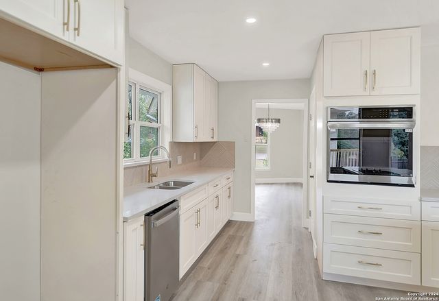 200 Jeanette Dr, San Antonio, TX 78216