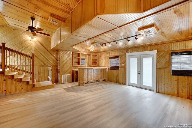 200 Jeanette Dr, San Antonio, TX 78216