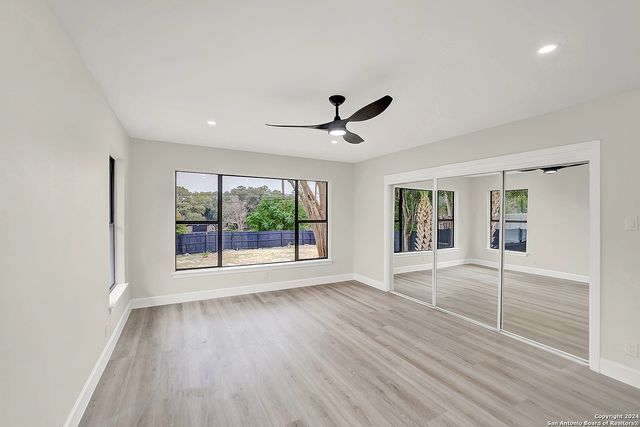 200 Jeanette Dr, San Antonio, TX 78216