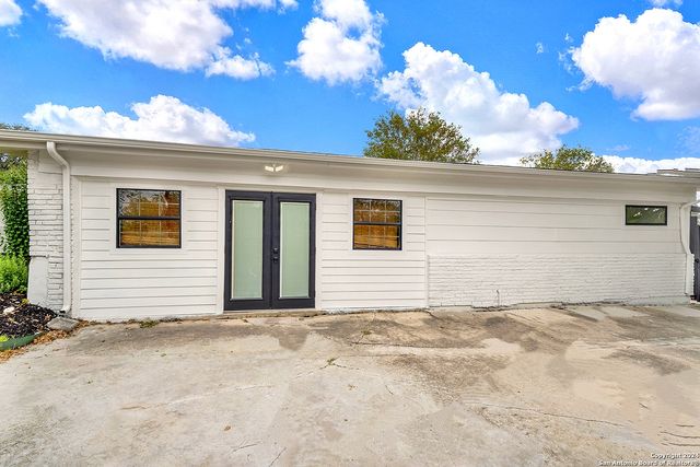 200 Jeanette Dr, San Antonio, TX 78216