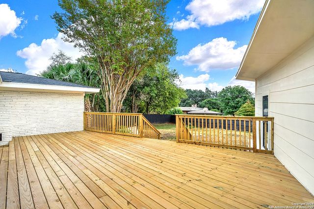 200 Jeanette Dr, San Antonio, TX 78216