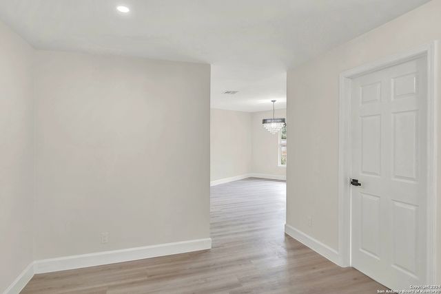 200 Jeanette Dr, San Antonio, TX 78216