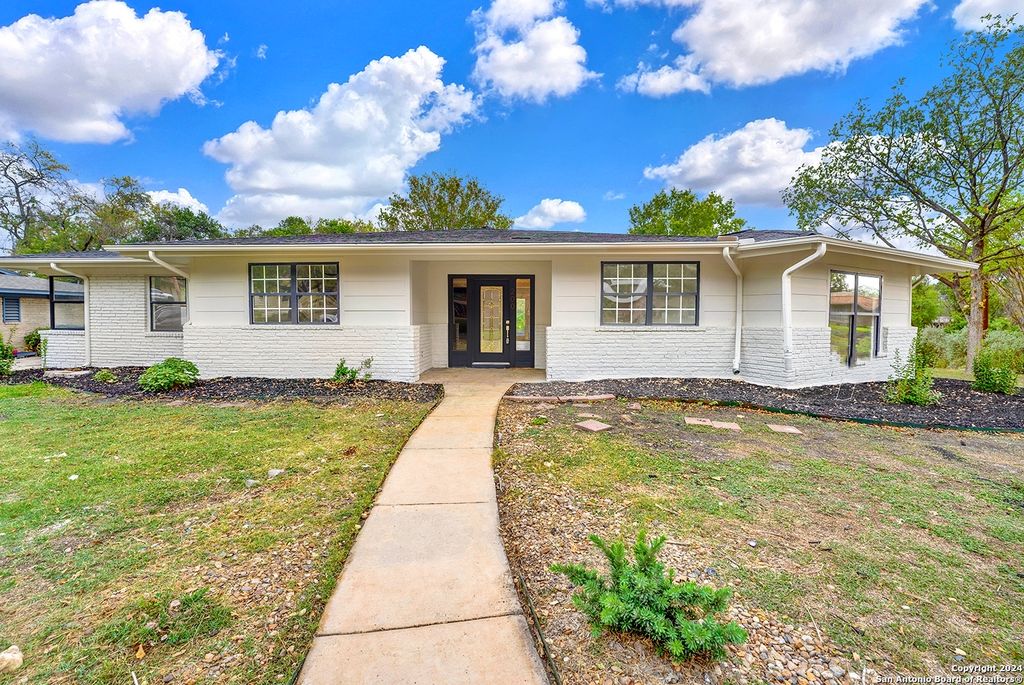 200 Jeanette Dr, San Antonio, TX 78216