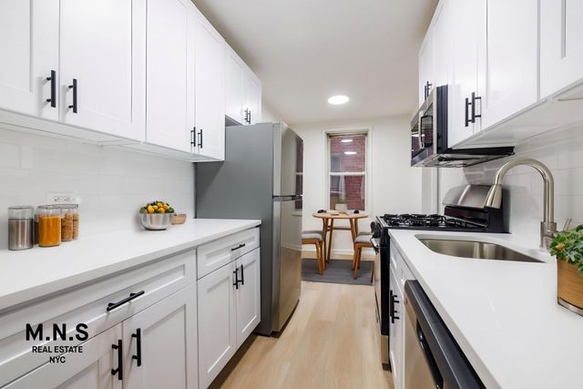 14325 84th Dr Apt 1D, New York City, NY 11435