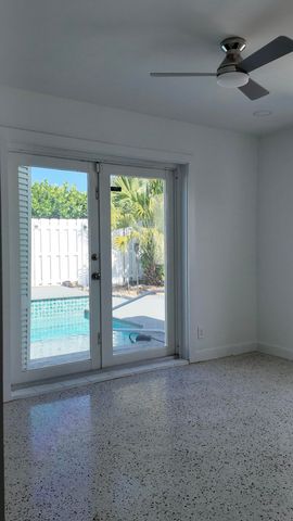 204 S Seacrest Circle, Delray Beach, FL 33444