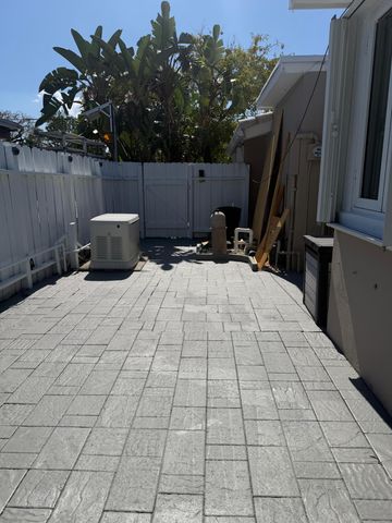 204 S Seacrest Circle, Delray Beach, FL 33444
