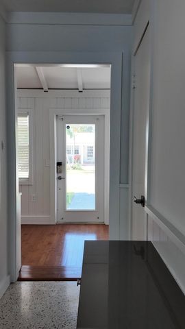 204 S Seacrest Circle, Delray Beach, FL 33444