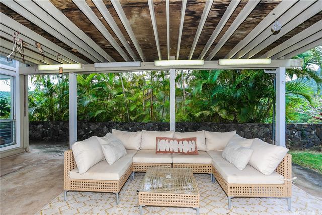 1614 Paukiki Street, Kailua, HI 96734