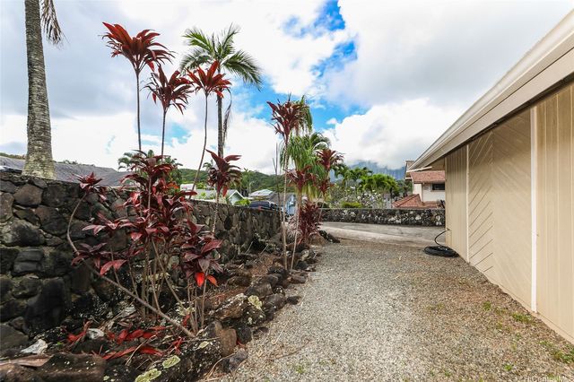 1614 Paukiki Street, Kailua, HI 96734
