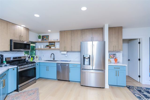 1614 Paukiki Street, Kailua, HI 96734