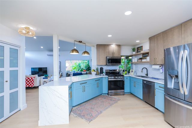 1614 Paukiki Street, Kailua, HI 96734
