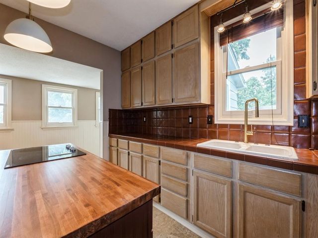 324 9th Street, West Des Moines, IA 50265