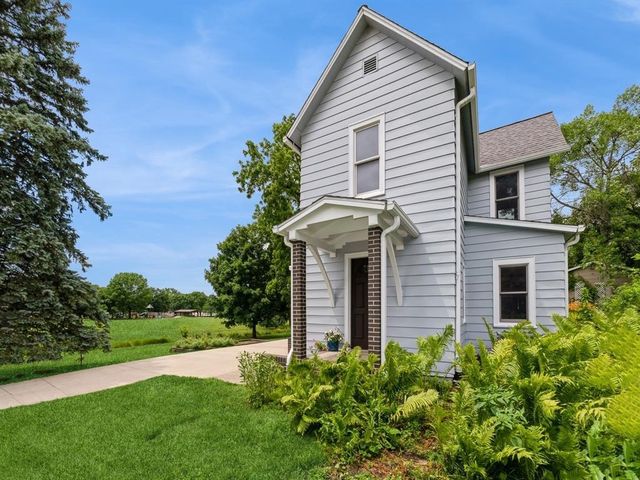 324 9th Street, West Des Moines, IA 50265