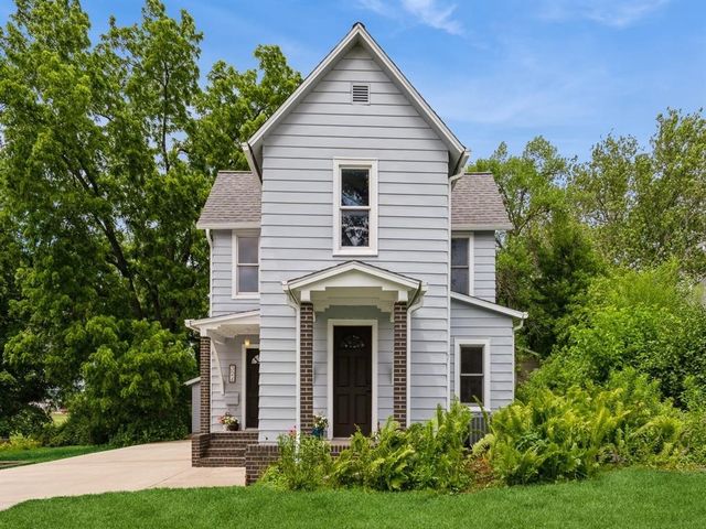 324 9th Street, West Des Moines, IA 50265