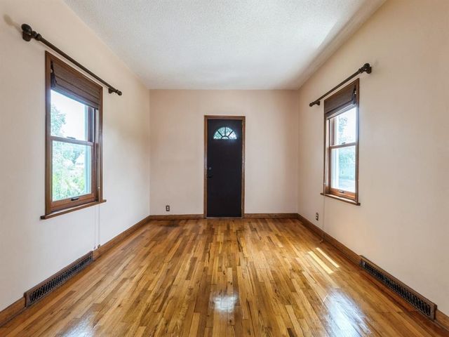 324 9th Street, West Des Moines, IA 50265