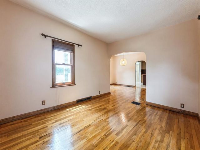 324 9th Street, West Des Moines, IA 50265